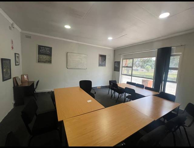 600M² OFFICE FOR SALE IN THREE RIVERS PROPER